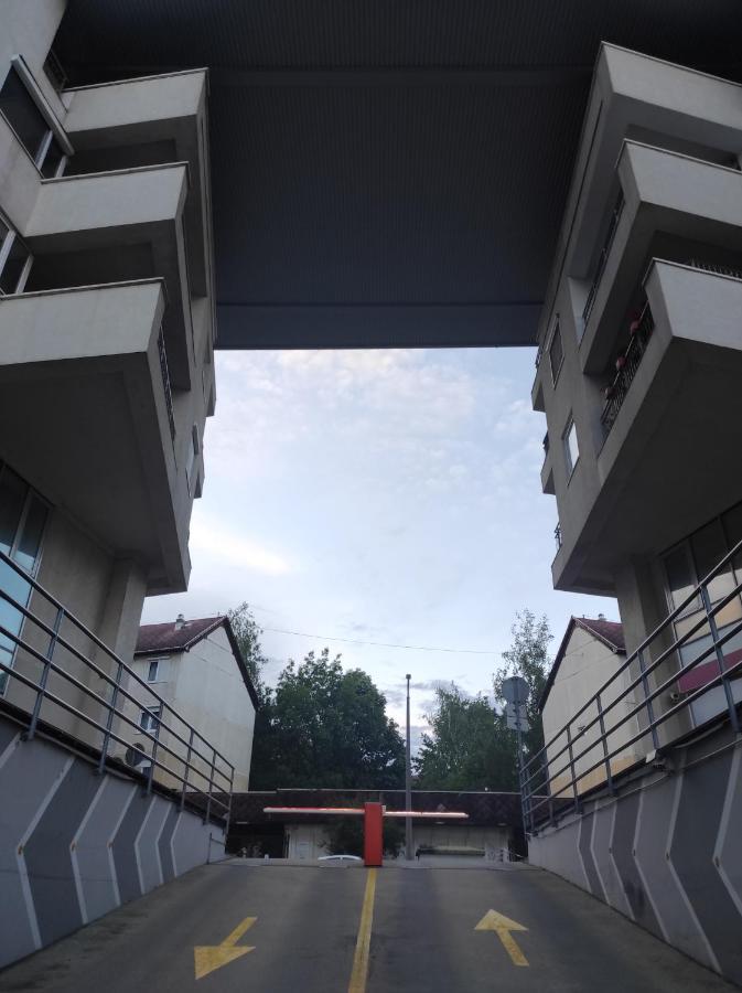 מישקולץ Macropolis Apartments מראה חיצוני תמונה