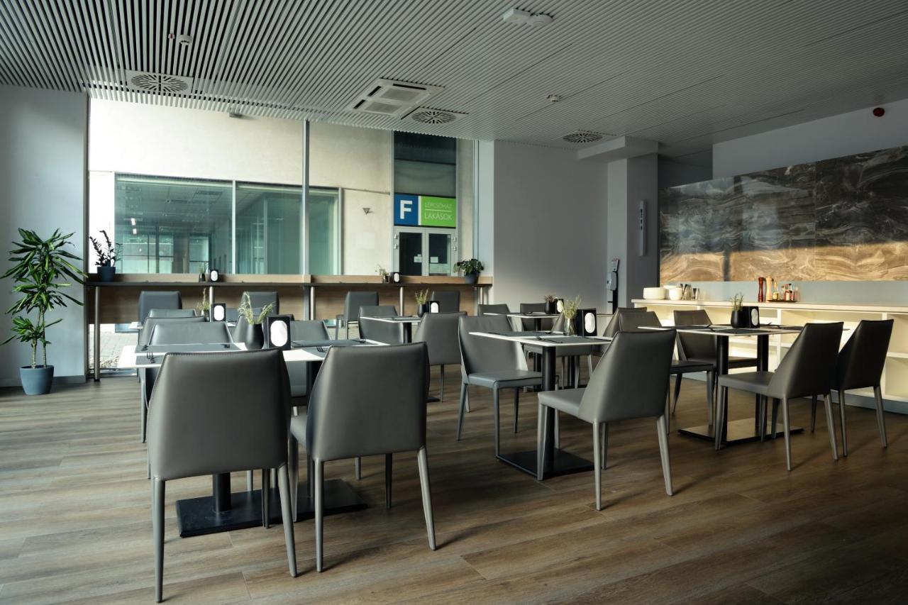 מישקולץ Macropolis Apartments מראה חיצוני תמונה