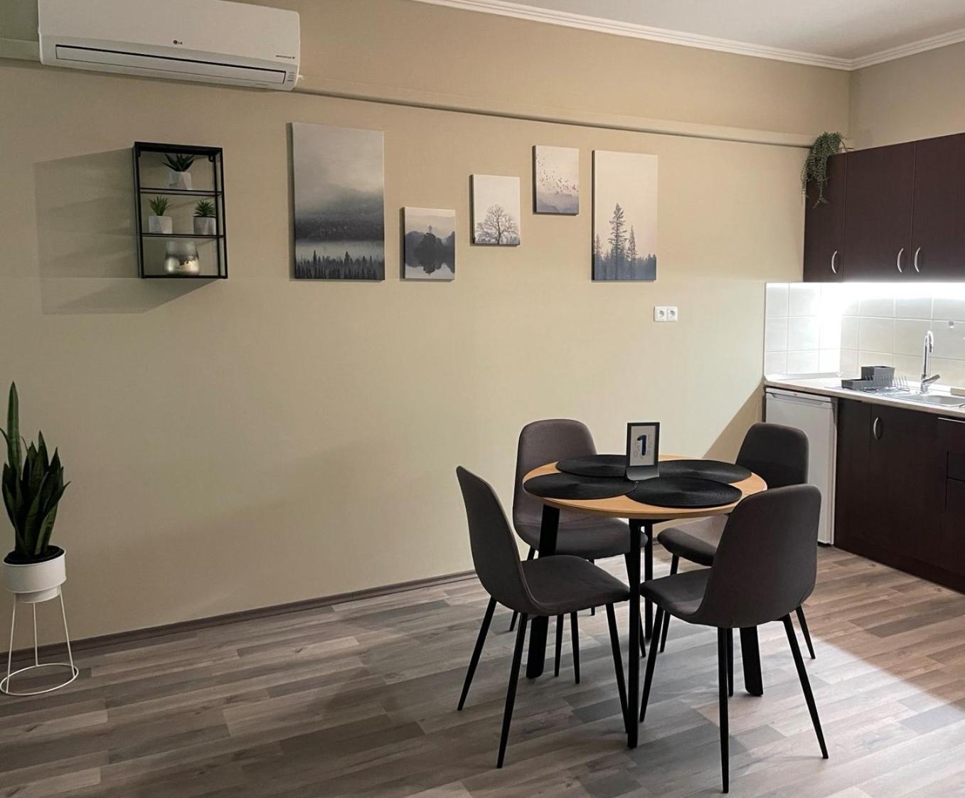 מישקולץ Macropolis Apartments חדר תמונה